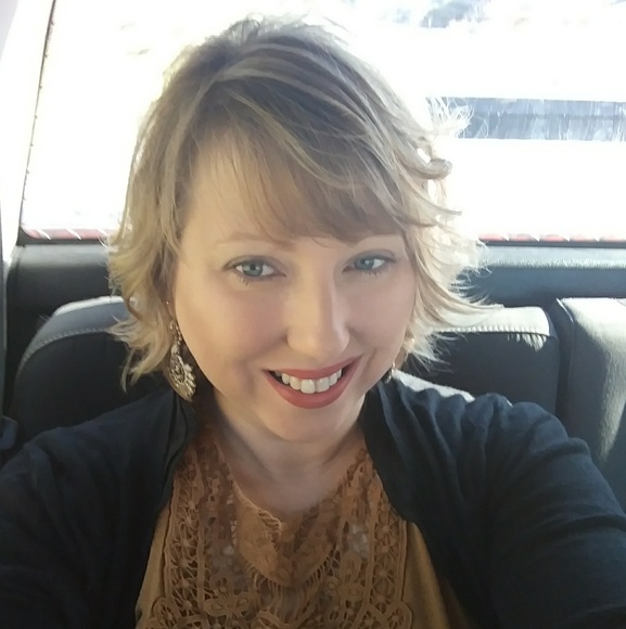 Meet your Posher, Beverly - Picture 2 of 2